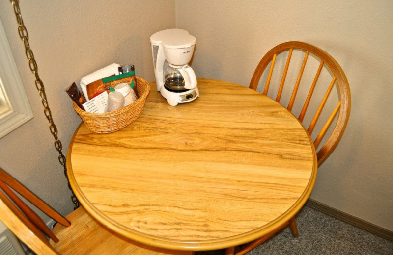 Dining table at Sawtelle Mountain Resort.