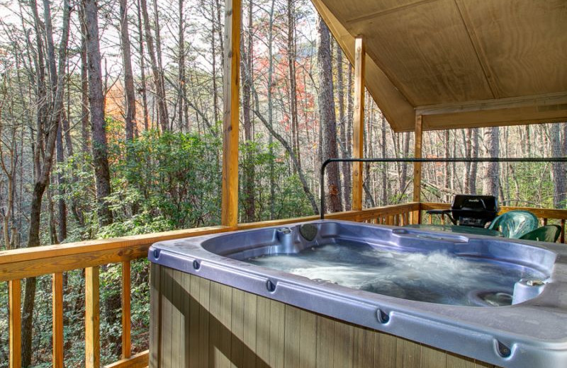 Rental hot tub at Georgia Mountain Rentals.