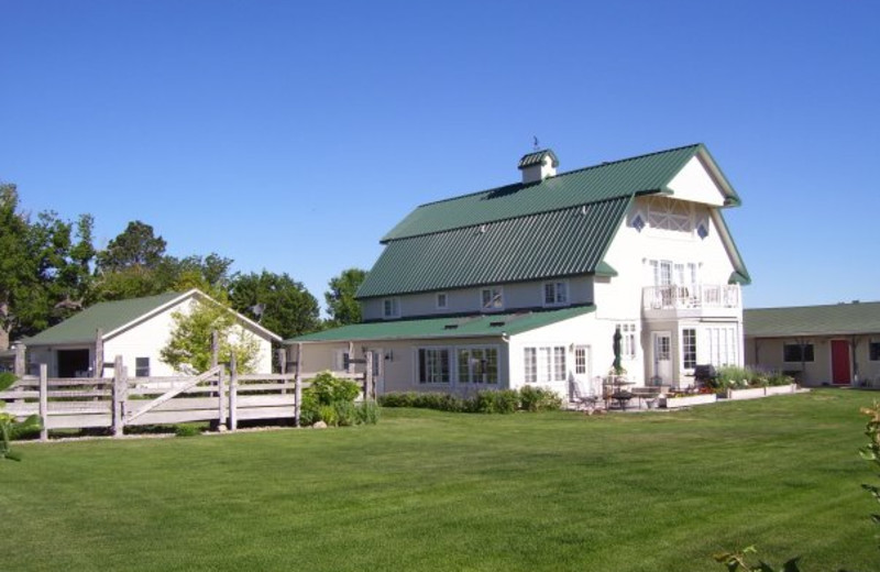 Exterior view of Barn Anew Bed and Breakfast.