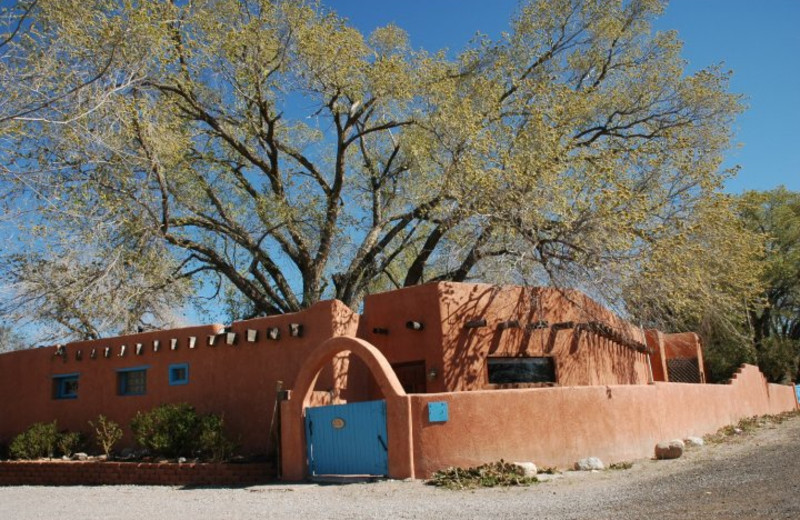 Exterior view of Hacienda Vargas Bed and Breakfast.