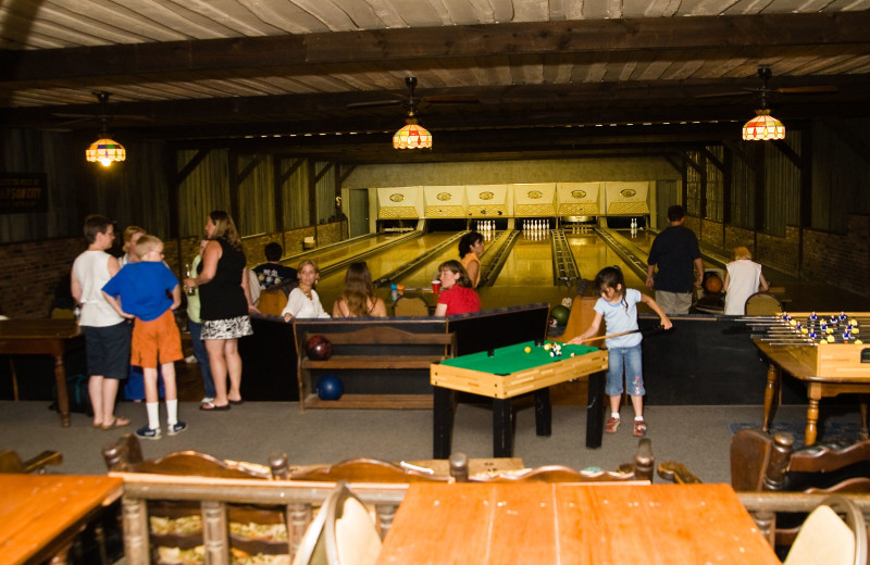Game room at Winter Clove Inn.