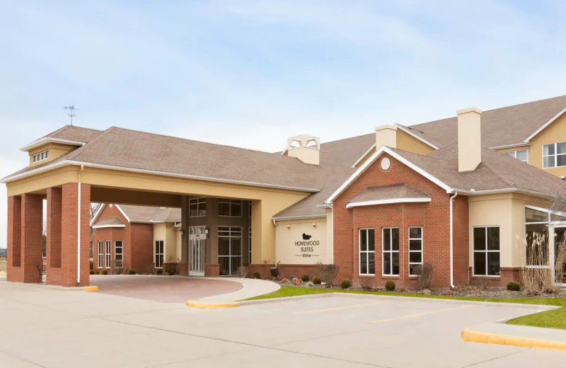 Exterior view of Homewood Suites Toledo-Maumee.