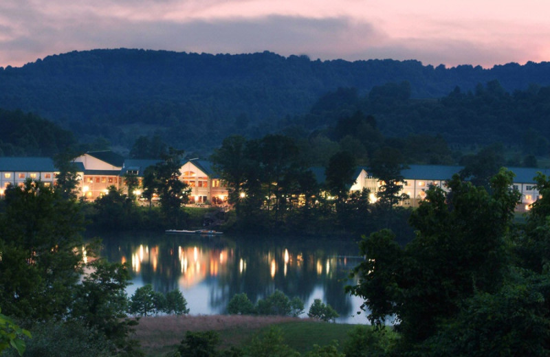 Exterior view of Stonewall Resort.