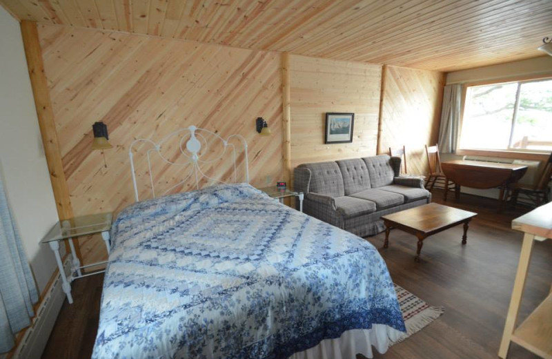 Guest room at Curriers Lakeview Lodge.