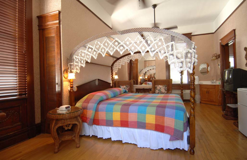 Guest room at Curry Mansion Inn.