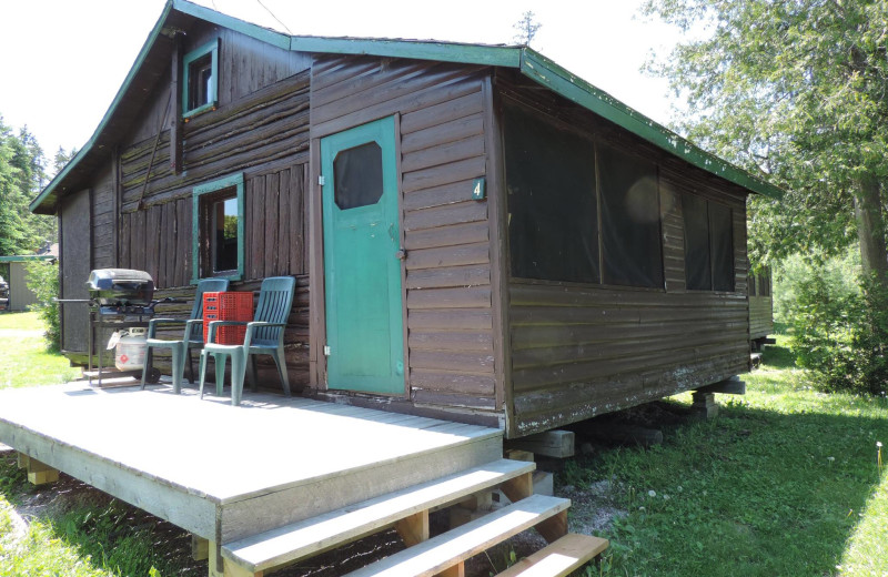 Cabin exterior at Owls Nest Lodge.