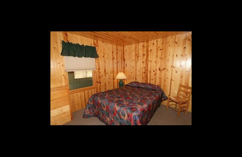 Cabin bedroom at Broadwater Lodge.