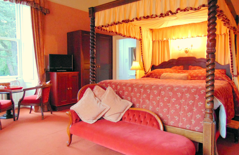 Guest room at Bunchrew House.