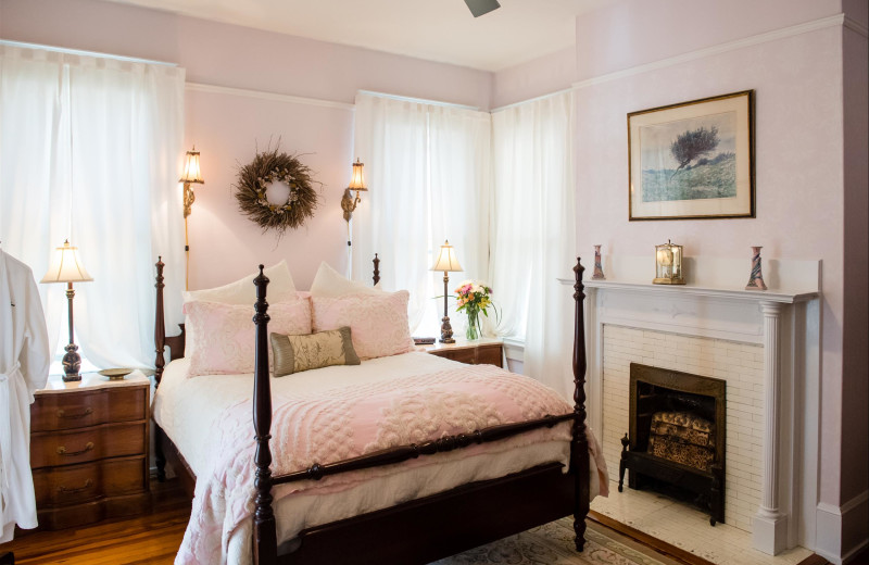 Guest room at Hoyt House Bed 