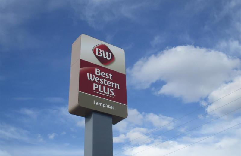 Welcome sign at BEST WESTERN Plus Lampasas.