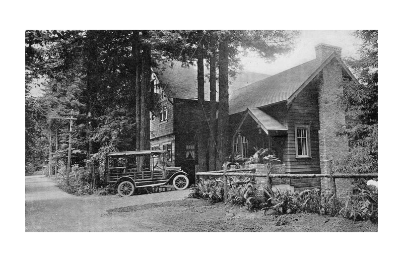 Historic photo of Highland Dell Lodge.