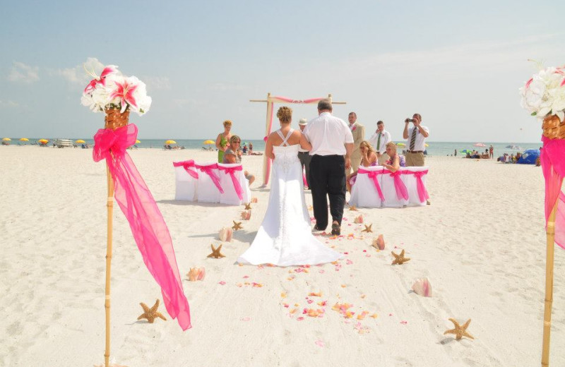 Beach wedding at Sunset Vistas.