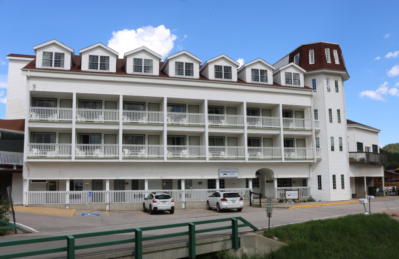 Exterior view of Roosevelt Inn.