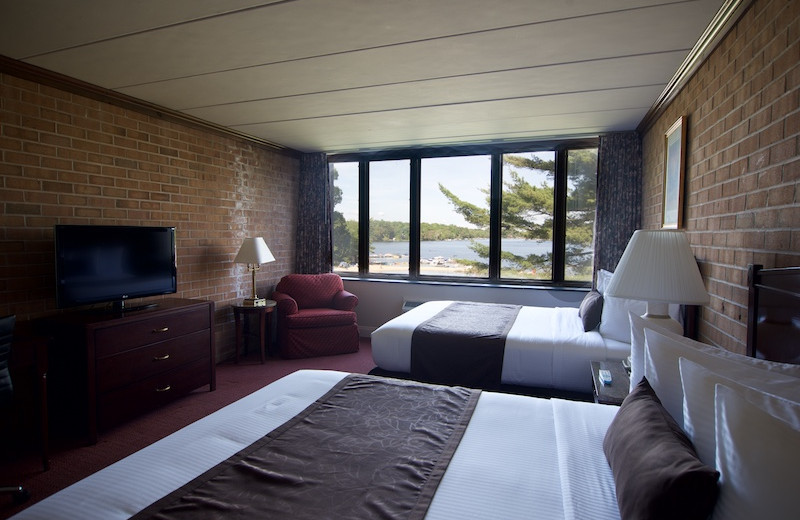 Guest room at Split Rock Resort & Golf Club.