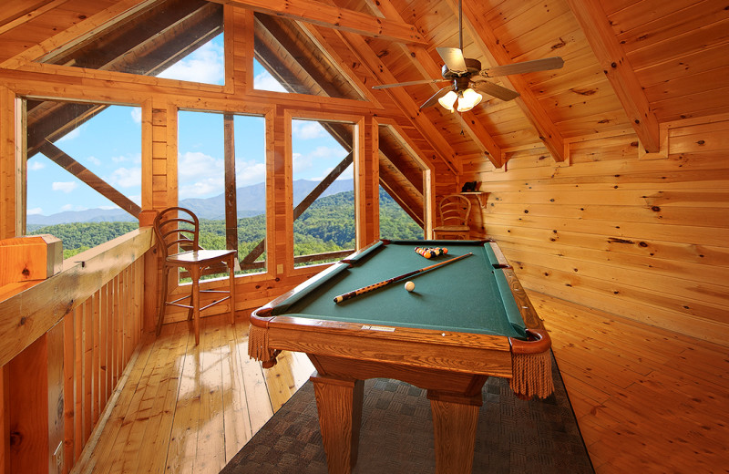 Cabin billiards table at SmokyMountains.com.