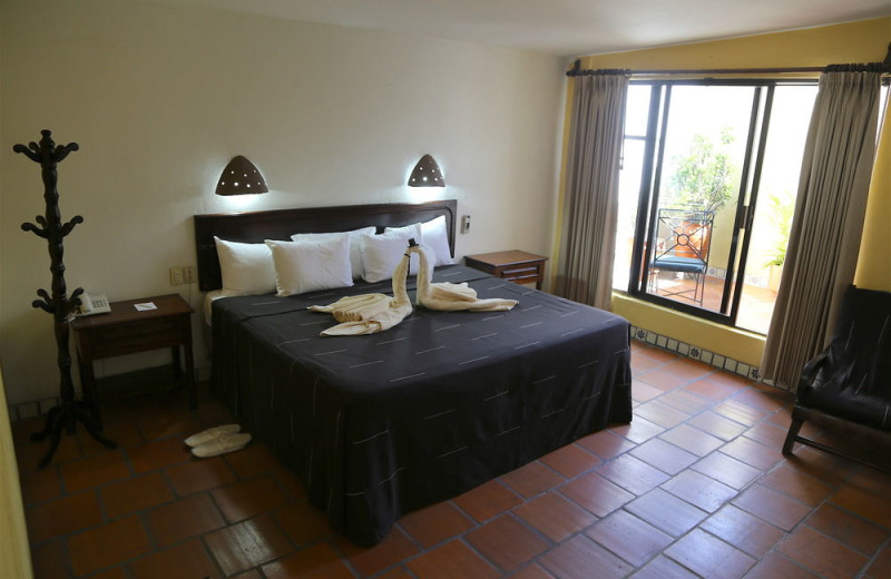 Guest room at Hotel Parador del Dominico.