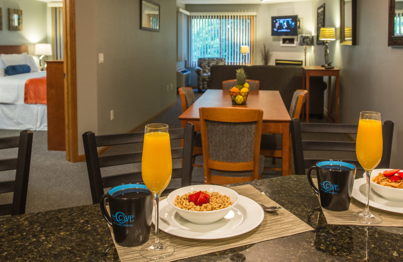 Kitchen & Dining Area