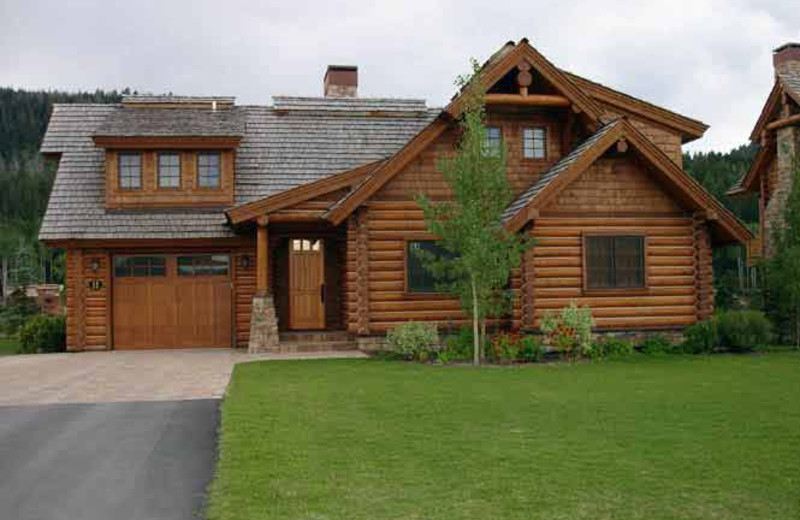 Luxury cabin at Teton Springs Lodge.