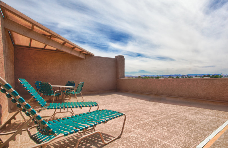 Roof top patio at London Bridge Resort.