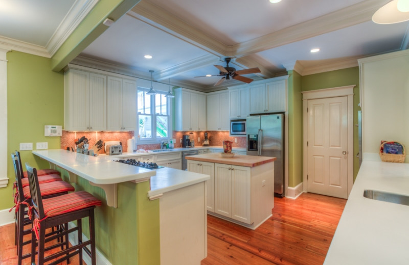 Vacation rental kitchen at Hodnett Cooper.