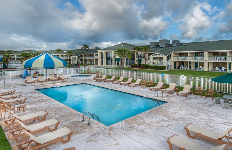 Outdoor pool at Days Inn 