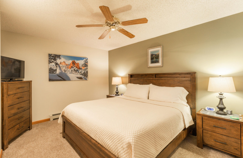 Guest bedroom at Woodlands On Fall River.