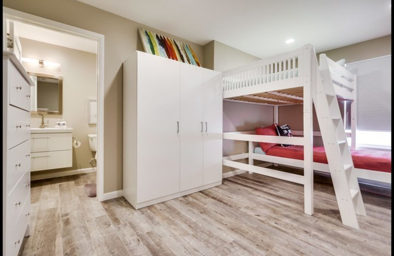 Rental bunk beds at Surf Style Vacation Homes.