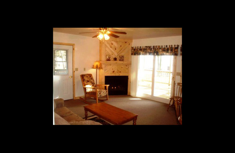 Cabin living room at Horseshoe Resort.