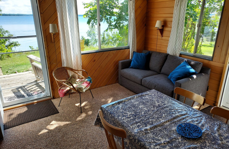 Cottage living room at Woodlawn Resort.