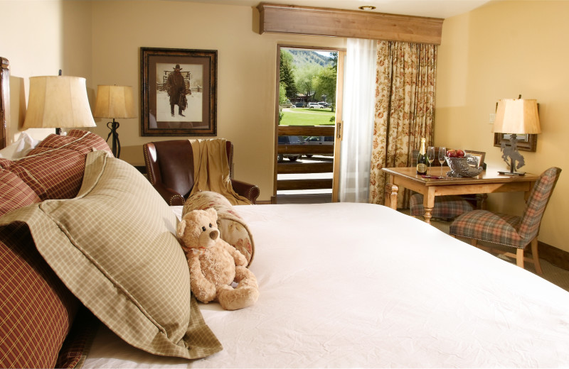 Guest room at Rusty Parrot Lodge.