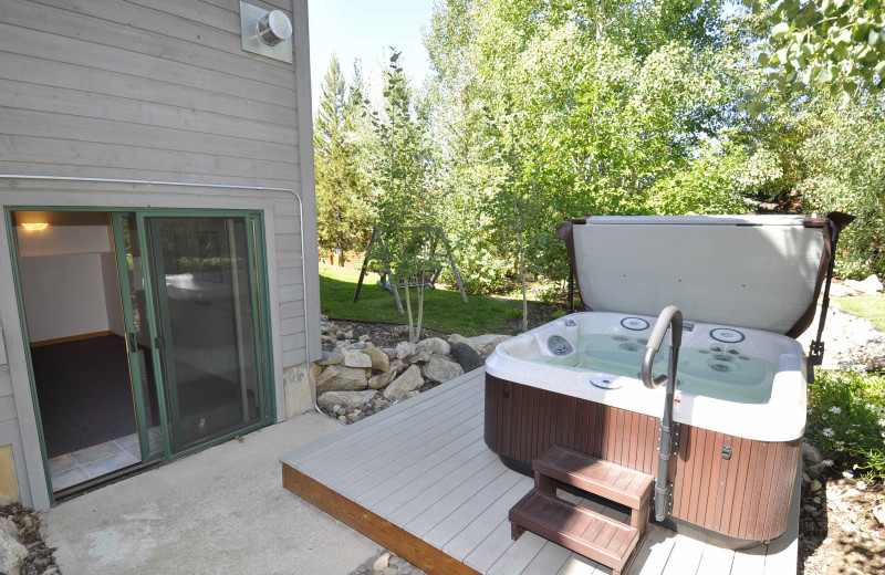 Jacuzzi Steamboat Lodging Properties.