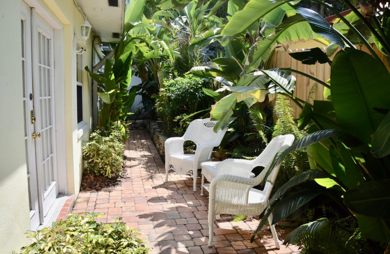 Cottage patio at Beach Vacation Rentals.