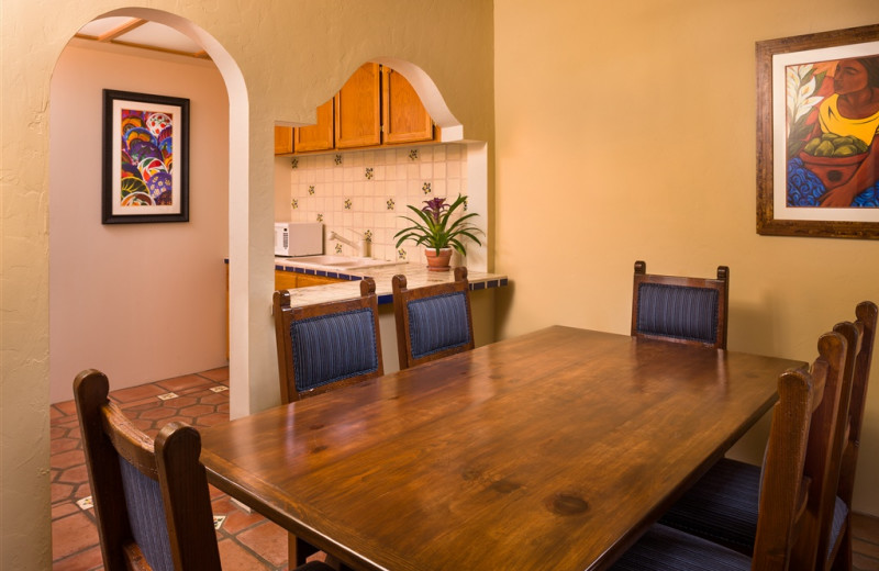 Dining table at El Cordova Hotel.