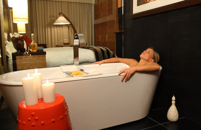 Guestroom Soaking Tub at Viceroy Snowmass