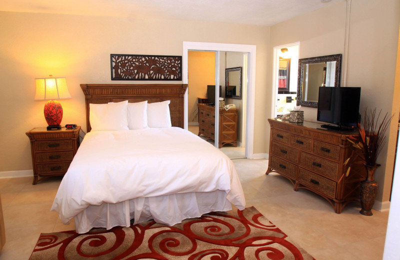 Guest room Bamboo Beach Club.