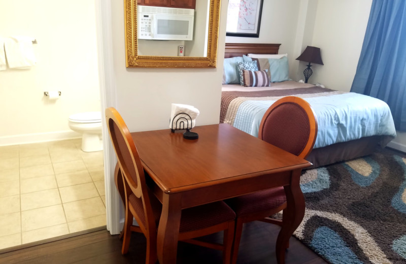 Guest room at Mariners Landing.