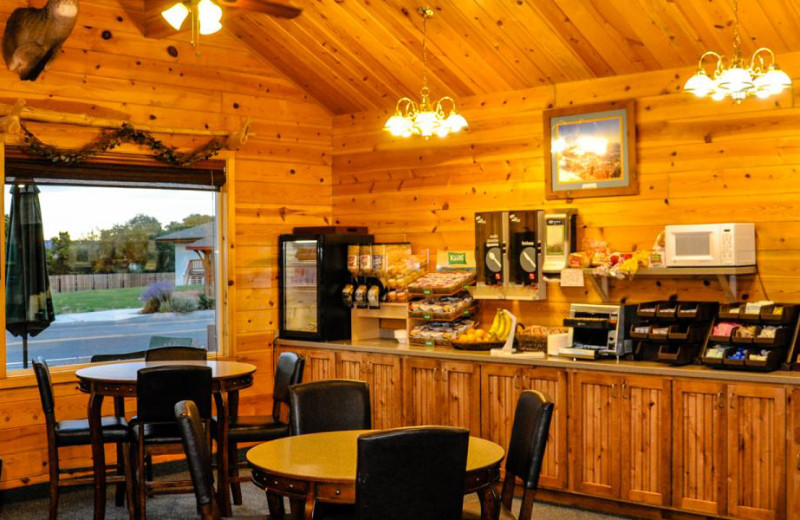 Breakfast room at Bryce Canyon Inn.