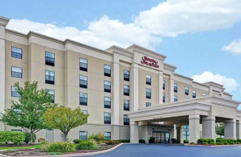 Exterior view of Hampton Inn 