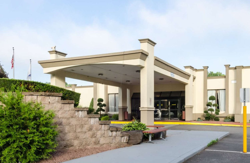 Exterior view of Clarion Hotel West Springfield.