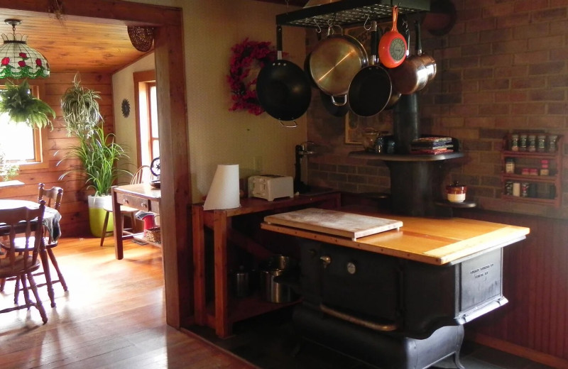 Dining room at Mt. Van Hoevenberg Bed 