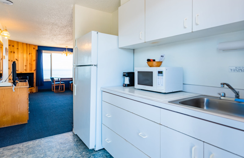 Guest kitchen at Seagull Beachfront INN.