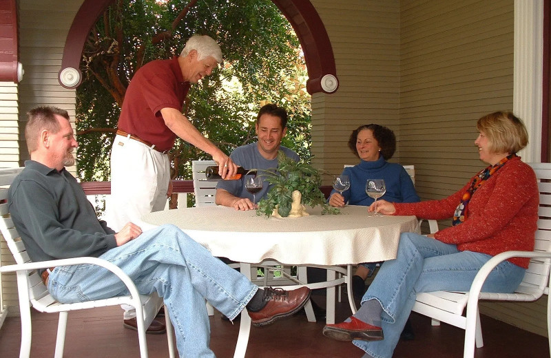 Dining at Goodman House Bed 