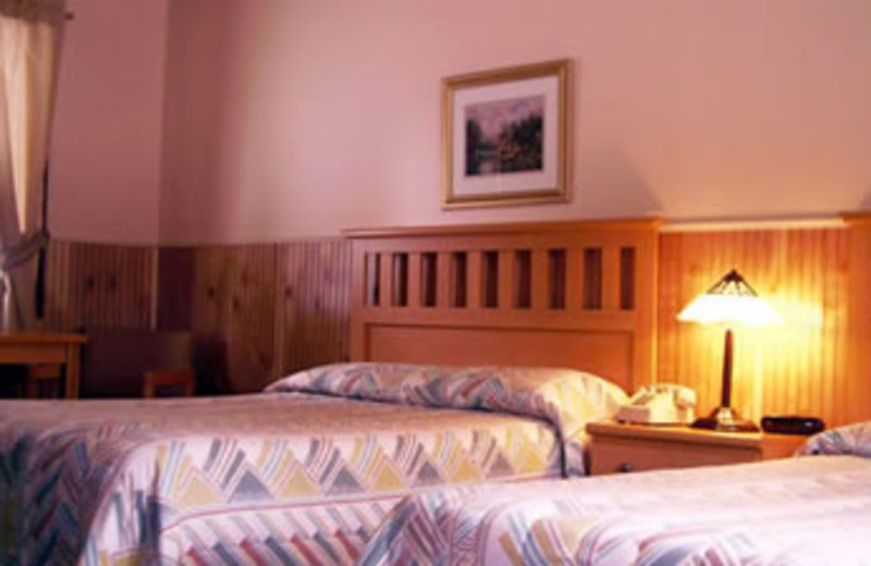 Guest Room at Woodlake Inn