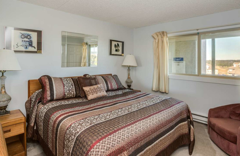 Rental bedroom at Gearhart by the Sea.