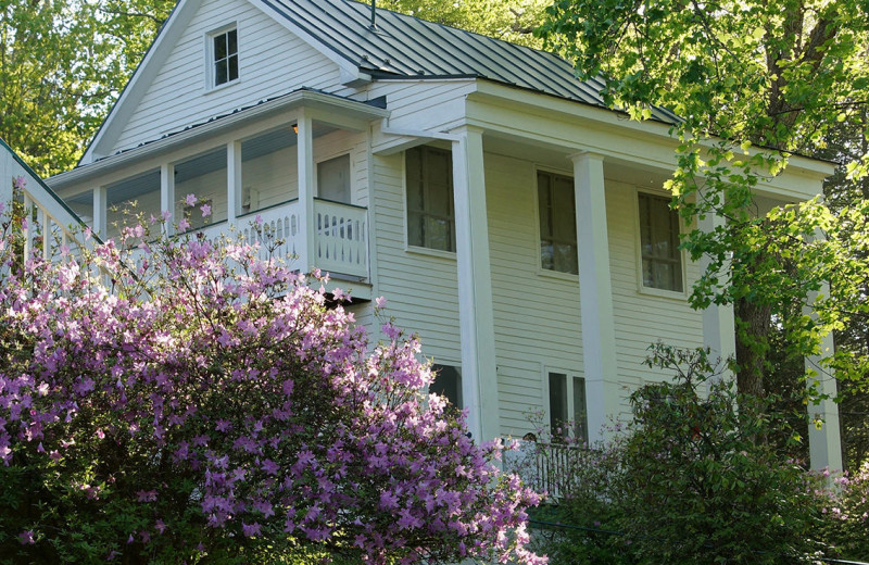 Exterior view of Capon Springs & Farms.