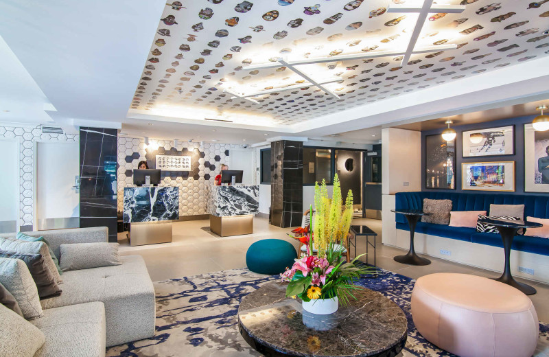 Lobby at Hotel Belmont Vancouver.
