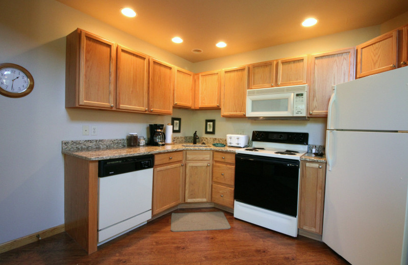 Guest kitchen at Riverwood on Fall River.
