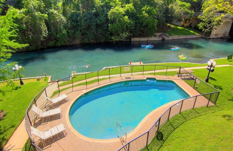 Rental pool at New Braunfels Escapes.