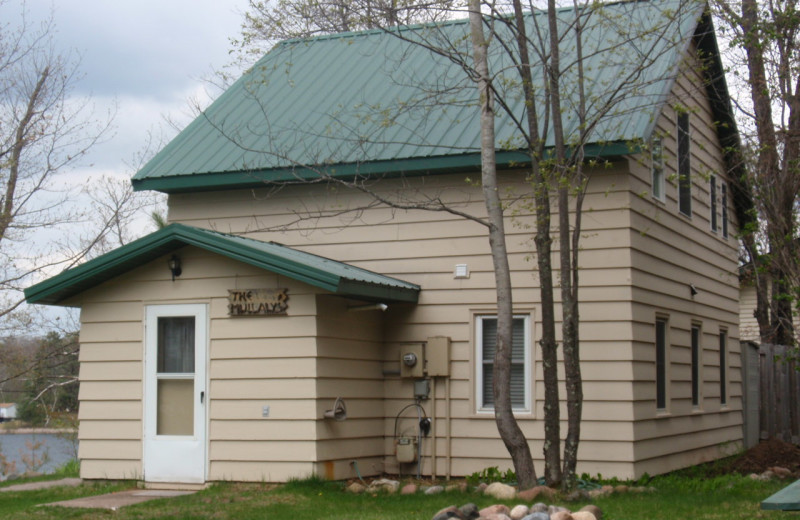 Cabin exterior at Golden Rule Resort.