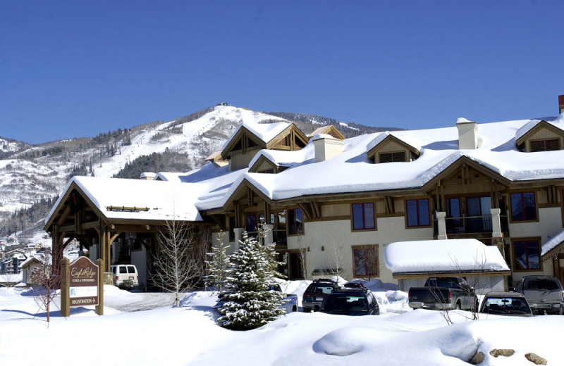 Exterior view of EagleRidge Lodge.